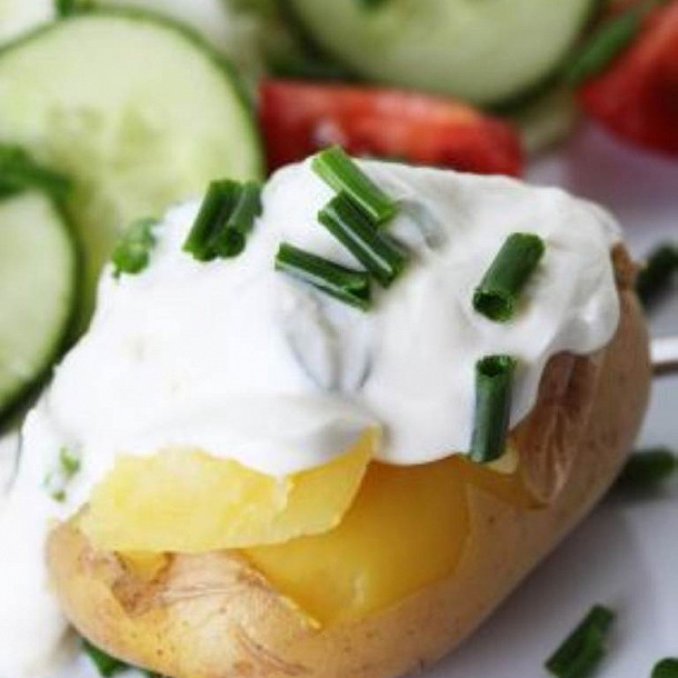 Pommes de terre en robe des champs au fromage blanc et à la ciboulette I13291-pommes-de-terre-fromage-blanc