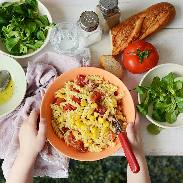 Salade de pâtes au thon, tomate et maïs I92521-salade-de-pates-au-thon-tomate-et-mais