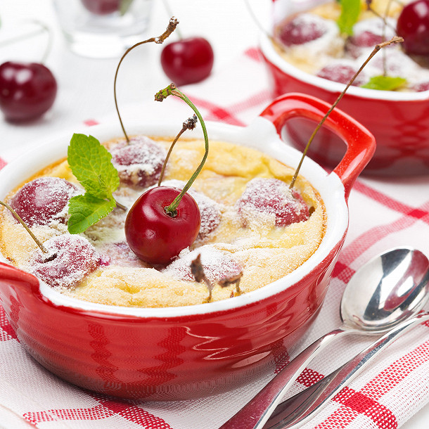 Petits clafoutis cerises et rhum I92756-petits-clafoutis-cerises-et-rhum