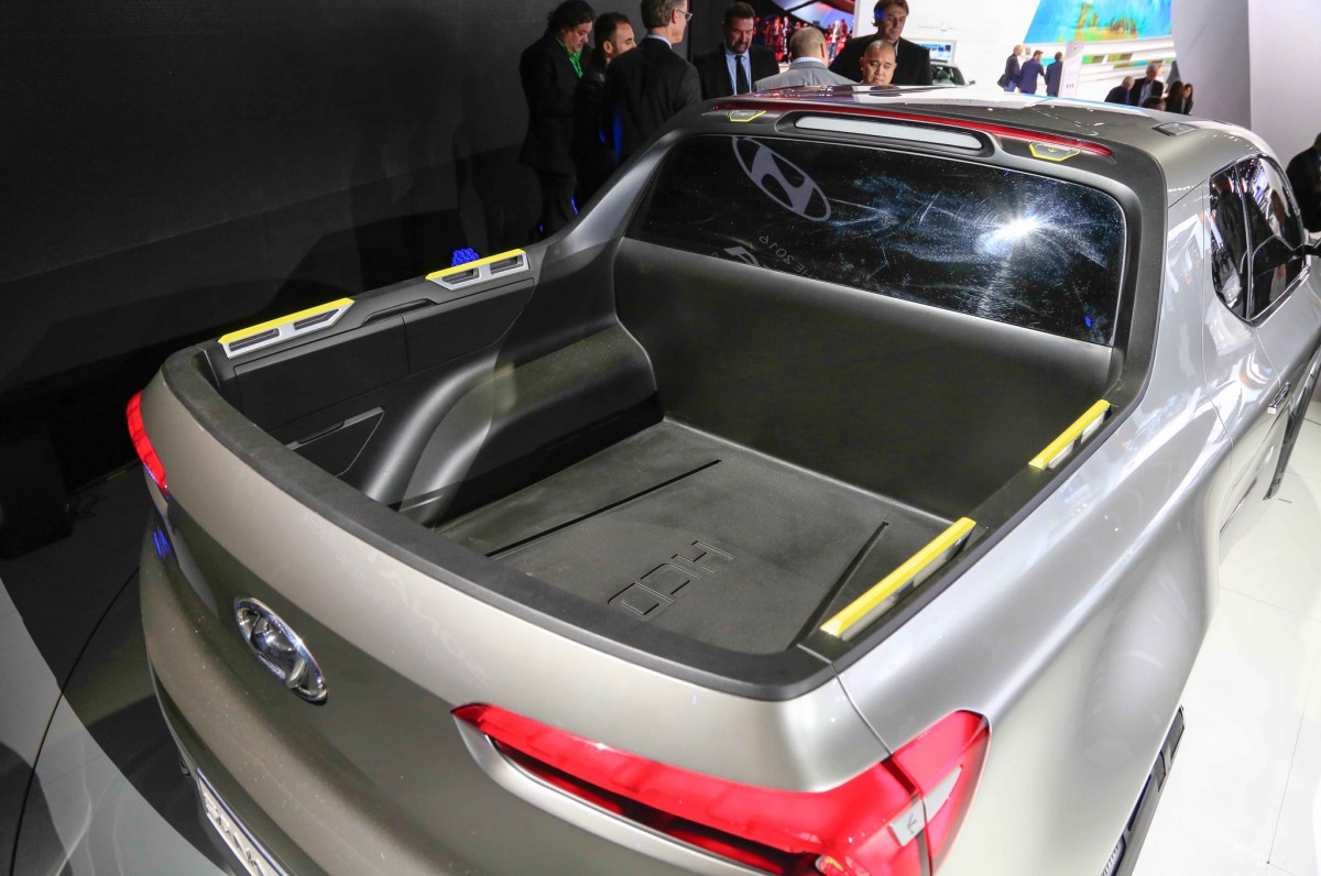 Chợ ôtô: Hyundai Santa Cruz Concept - định hình xu hướng xe bán tải kiểu mới Hyundai-santa-cruz-crossover-truck-concept-bed_7430