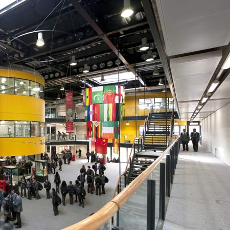 The Langley Academy by Foster + Partners Dzn_Langley-Academy-by-Foster-and-Partners-36