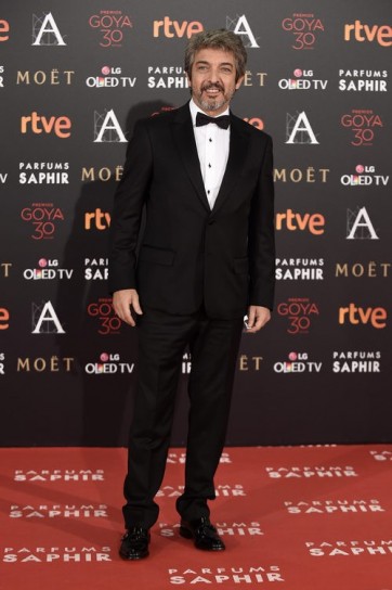 El hilo de la moda y/o espantajerías. - Página 7 Ricardo-darin-en-la-alfombra-roja-de-los-premios-goya-2016