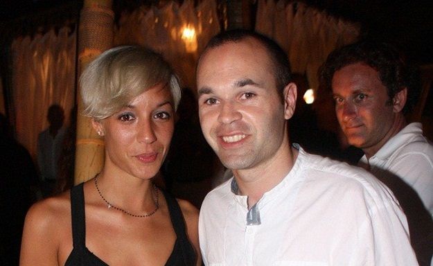 cejas - Las cejas de Busquets Iniesta-y-Anna-Ortiz-boda-el-ocho-de-julio