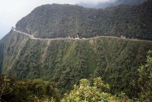 Bolivian road: you take the risk? 295040726_4e608d8b43