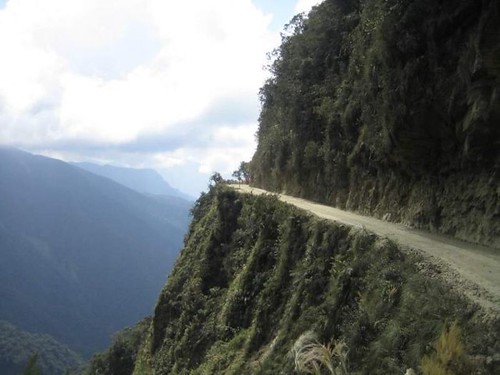 Bolivian road: you take the risk? 295040725_d1874fc8ef