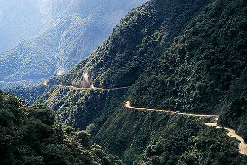 Bolivian road: you take the risk? 325907704_3cf4dfc7da