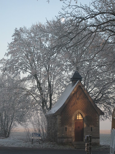 Une Chapelle Mysterieuse.  - Page 2 2129189353_015b58293c