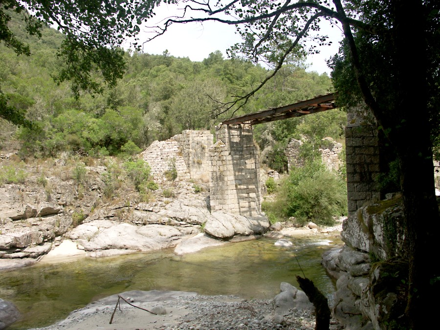Traverse Rusazia - Lopigna par le pont de Bicciani 262931645_195374672e_o