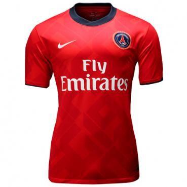 Ligue des Masters PES 2011 Florian Le-psg-presente-son-maillot-domicile-2010-2011_55612_8718