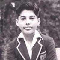 Before They Were Famous................... - Page 5 Freddie_Mercury_200