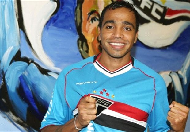 Alvaro Pereira 361285_heroa