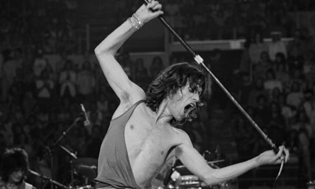 Tus fotos favoritas de los dioses del rock, o algo - Página 17 Mick-Jagger-on-stage-with-001