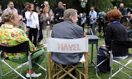 Vaclac Havel RIP Vaclav-Havel-at-a-press-c-007