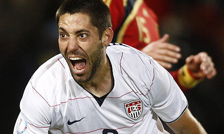 Petites Annonces - Page 20 Clint-Dempsey-celebrates--002