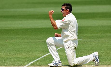 The Thunder Strikers Squad  - Page 2 Ashley-Giles-celebrates-t-001