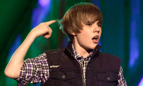 فضيحة جاستن بيبر اكتشفــ عمره 51 عـآم ؟!‎ Justin-Bieber-in-Los-Ange-006