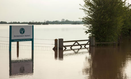 Los científicos atribuyen a los fenómenos meteorológicos extremos provocados por el hombre el cambio climático Flooding-across-UK--005
