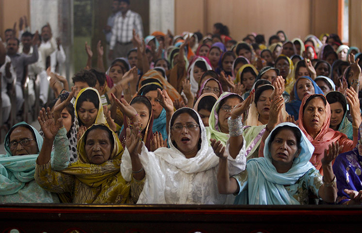 Easter around the world – in pictures Pakistani-Christians-atte-002