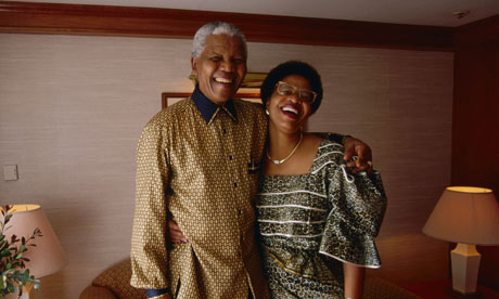Nelson Mandela’s wife, Graca Machel, witnessed “the dying of the light firsthand” Nelson-Mandela-and-Graca--008