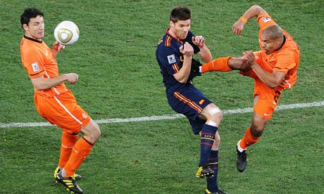 Jonathan Lacourt, AC, ~350 000 E - Post exceptionnel !!! Nigel-de-Jong-006