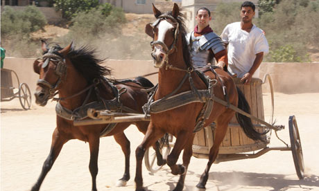 Le chariot ( Tarot de Marseille ) Chariot-racing-001