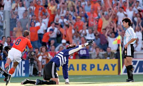 Your favourite World Cup photos Dennis-Bergkamp-003