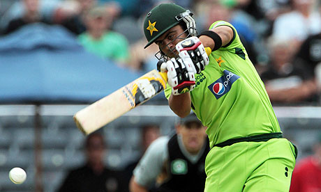 Coca Cola T20 Premier League | Match 23: Rising Warriors v Upsurging Hawks | 23rd Jan  - Page 3 Pakistan-batsman-Ahmed-Sh-007