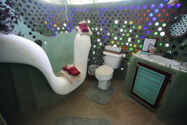 10 Reasons Why EarthShips Are F!#%ing Awesome PHOENIXBATH-625x416