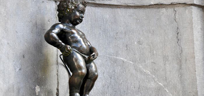 le petit coucou du matin qui va bien !!!!! - Page 6 Manneken-pis-brussels-famous-peeing-boy