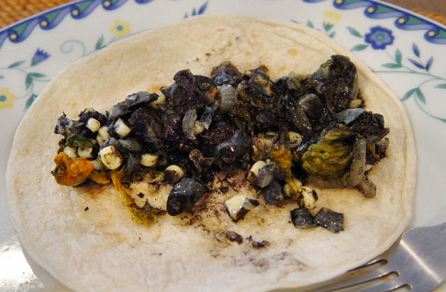 Recettes bizarres mais vraies Taco-de-huitlacoche