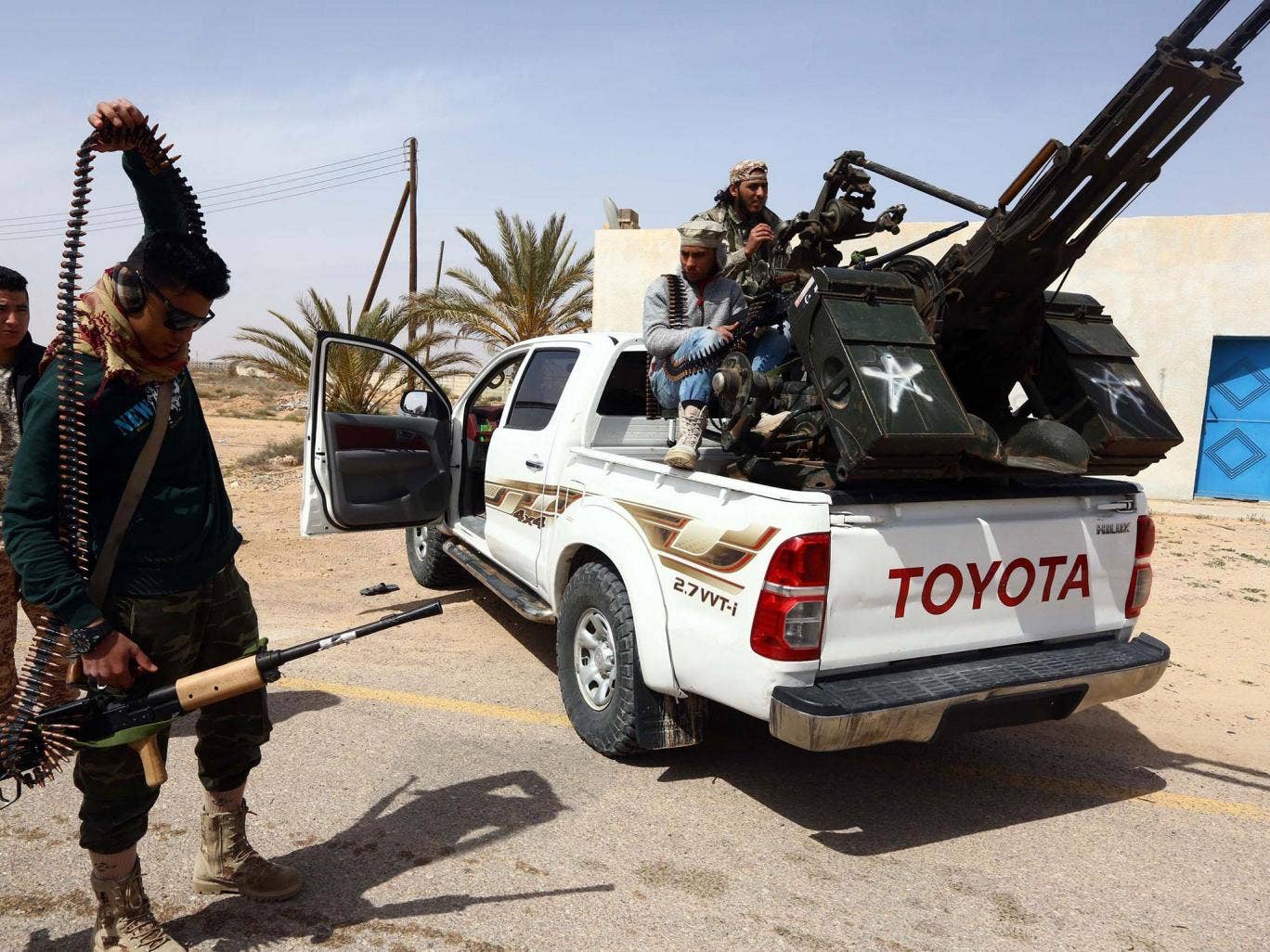 الاندبندنت البريطانية:بريطانيا في حرب في ليبياولا احد يخبرنا Web-libya-soldiers-get