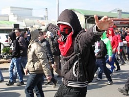 Sukobi policije i mladih Albanaca u Makedoniji 130308120