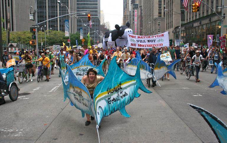 À New York, la marche pour le climat crée la surprise (Médiapart) Cinqclimat