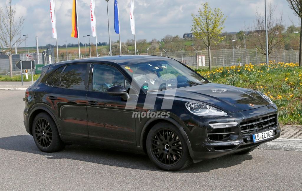 2016 - [Porsche] Cayenne III Porsche-cayenne-2018-interior-201627913_3