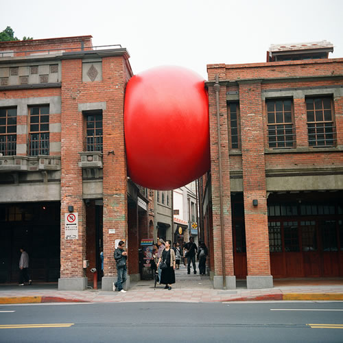 Imágenes curiosas, WTF - Página 29 Redball-taipei