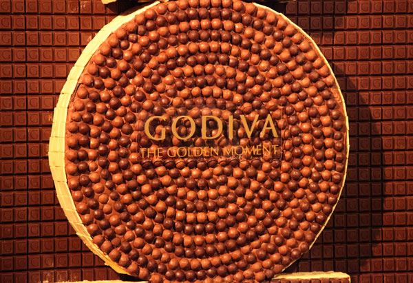 استديو اوبرا من.............. 20100217-tows-godiva-chocolate-set-3-600x411