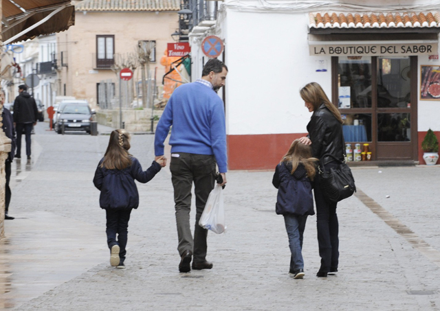 Los Príncipes y las infantas Leonor y Sofía visitan Almagro - Página 5 33598_20130325014614-1364240774-D004