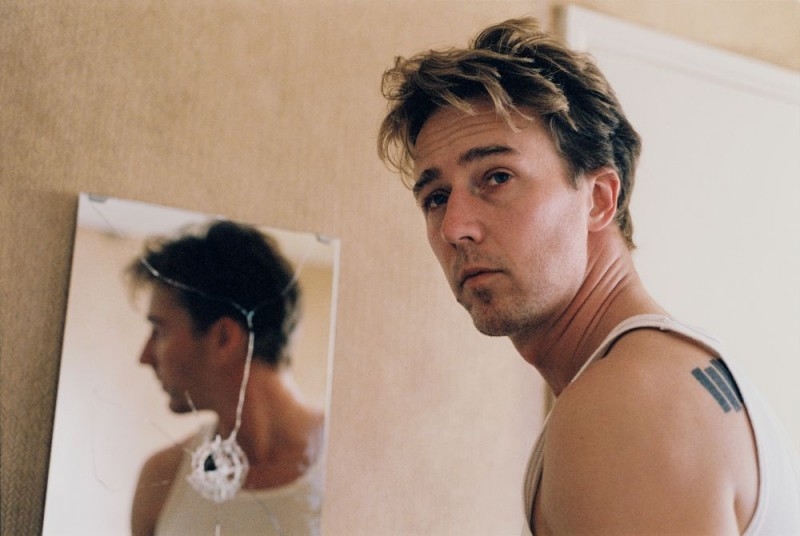 EDWARD NORTON 56656-edward-norton-down-in-the-valley