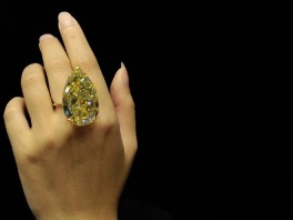 Prodaje se najveći žuti dijamant 111112017