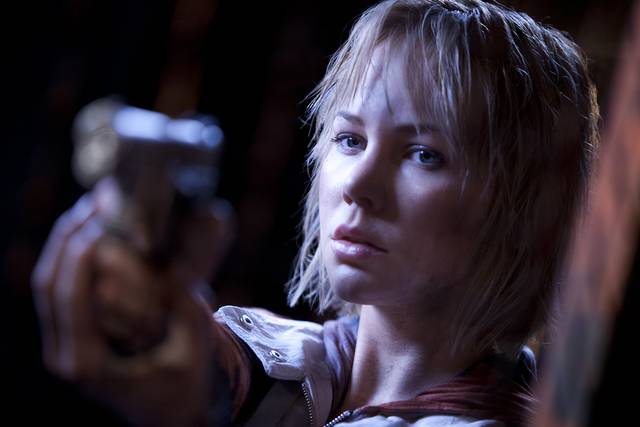 Silent Hill: Revelation 3D (2012) Silent-hill-revelation-3d-movie-image-adelaide-clemens-01_mid