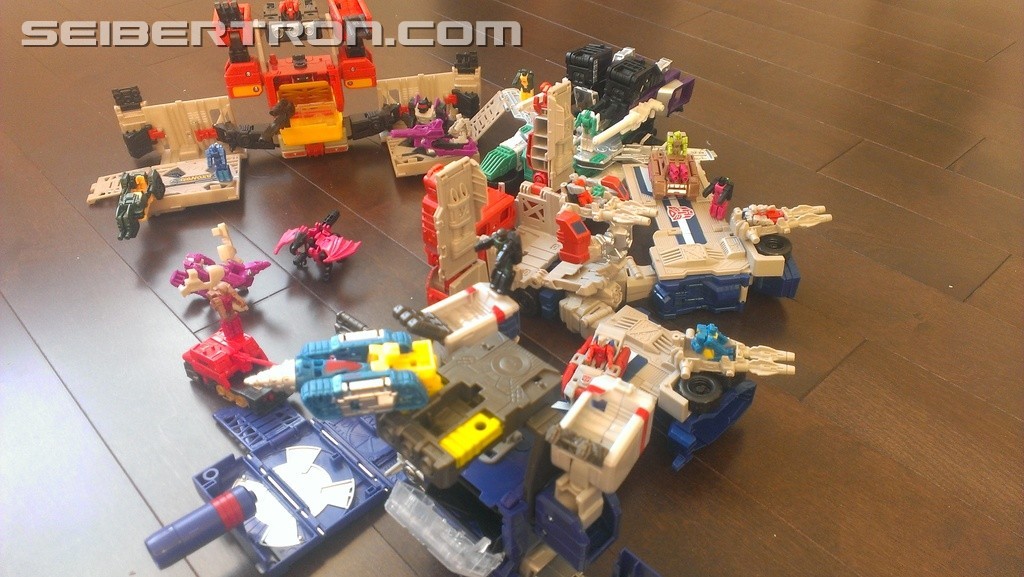 Jouets Transformers Generations: Nouveautés Hasbro - partie 3 - Page 3 1484497217-sixshot-pics-05