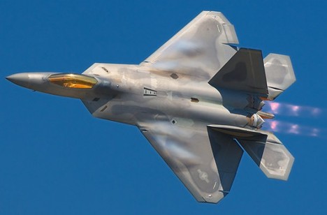 Dünyanın En Pahalı Savaş Uçakları...  F22_raptor-550x3631277995928