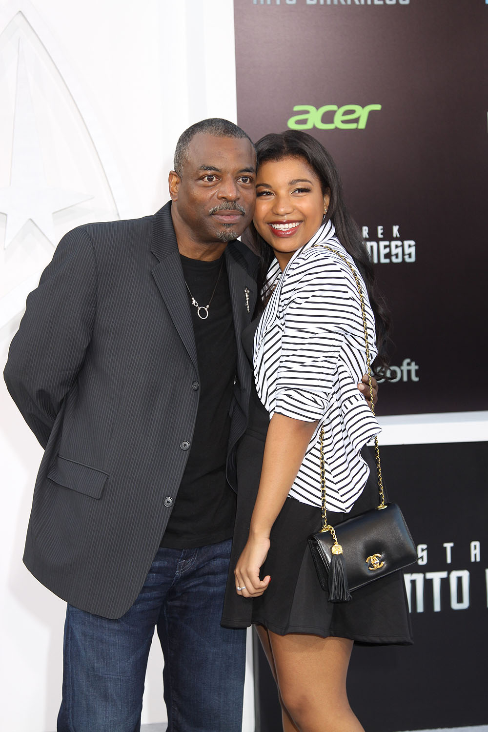 [Imagen] Mica Burton y Levar Burton en Sims 4 Tumblr_static_29_levarburtonand_ss_mg_7379