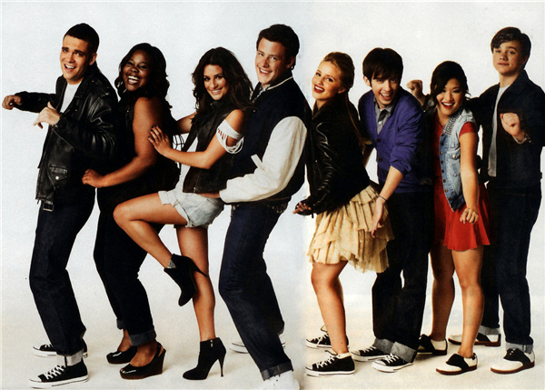 Postavi sliku zatrazi sledecu - Page 3 Glee-cast-glee-9252428-600-429