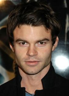 Новите вампири в Мистик Фолс Daniel-gillies_226x314