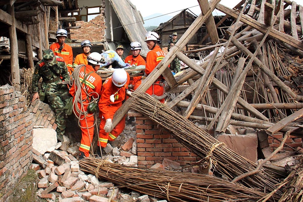 Al menos 221 muertos y 1400 de heridos tras un terremoto de 6,5 grados en China _3AFP2004201318h33m2260_c7402d5b