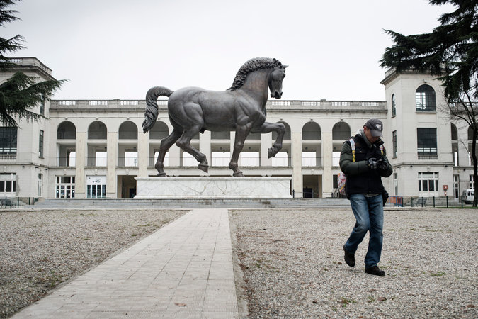 Moving Leonardo’s Horse: A Question of Logistics or Pedigree? MILAN-master675