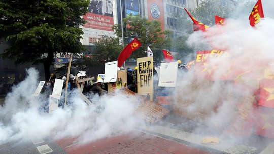 Good: Turkish Protesters Defy Government’s May Day Ban Turkey-mayday-clashes-videoSixteenByNine540