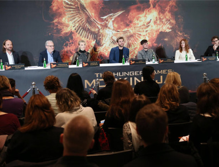 Fotos und Videos von der Pressekonferenz aus Berlin 15204888-26647783-thumbnail