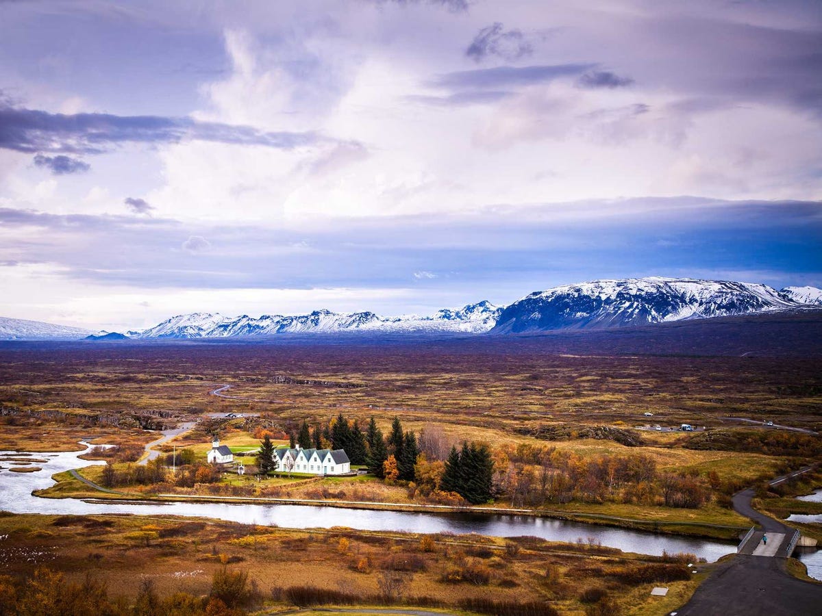 Cảnh đẹp Iceland In-ingvellir-you-can-visit-the-site-where-the-first-parliament-was-established-in-930-ad